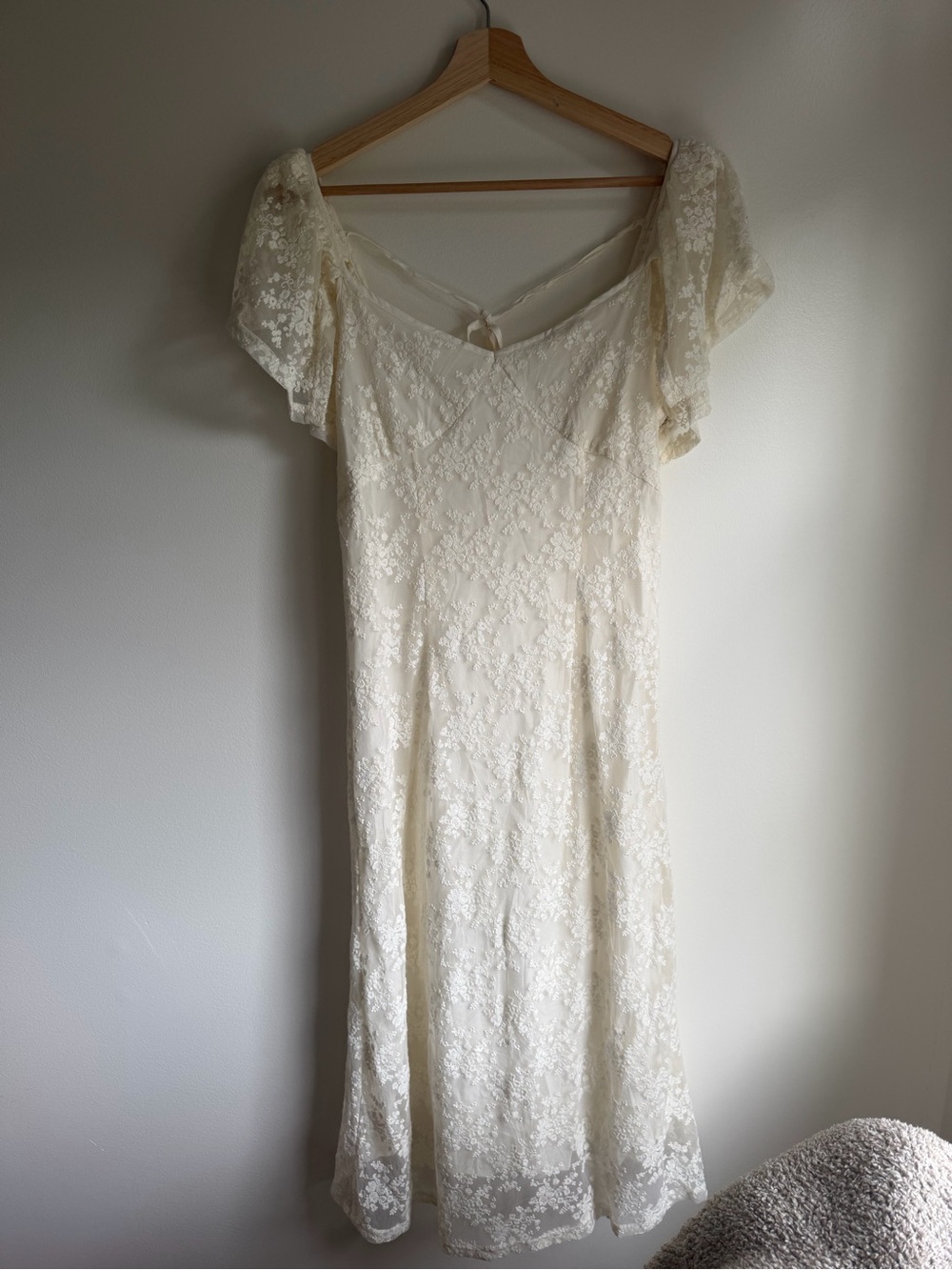Carly Jean Los Angeles Cream Lace Midi Dress with Flutter Sleeves